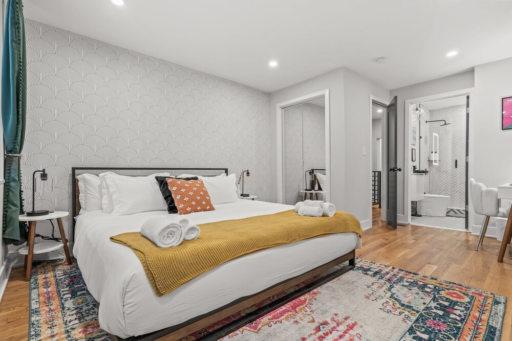 Stylish 3-Bedroom Home in Philly - Property Image 44