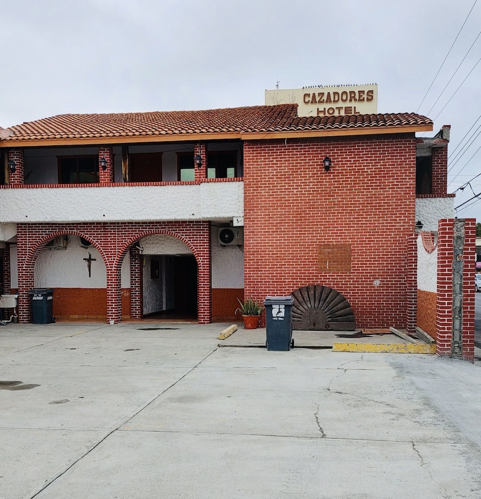 Nuevo Laredo Vacations - Hotel Cazadores - Property Image 11