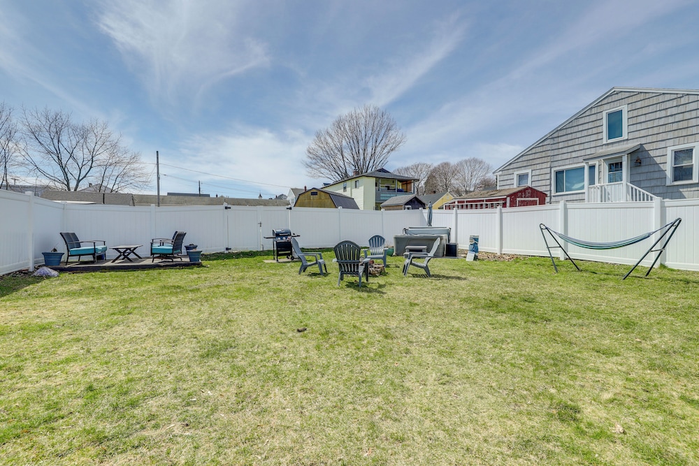 Walk to OOB Pier: Family-friendly Home w/ Hot Tub!