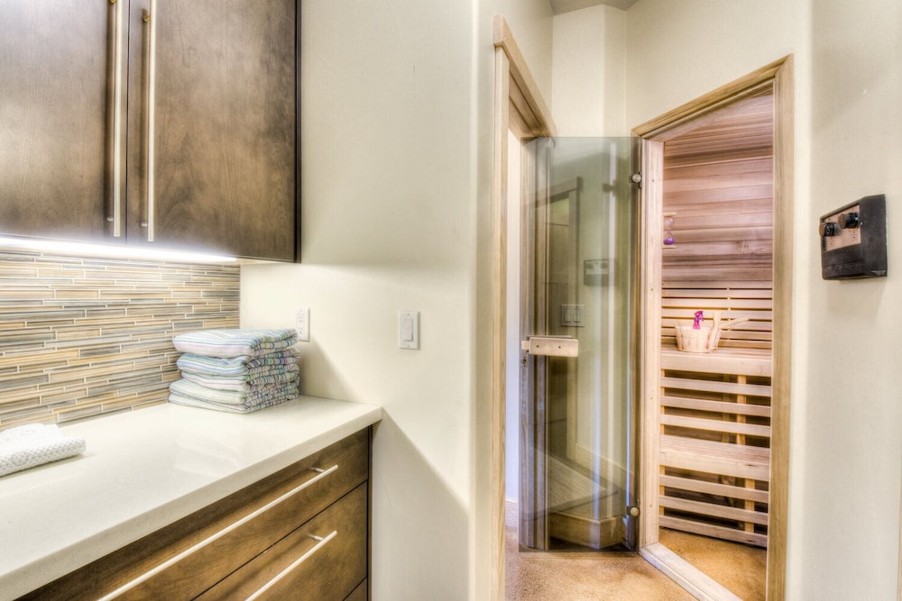 Lake Tahoe Vacations - Shining Shire - Property Image 4