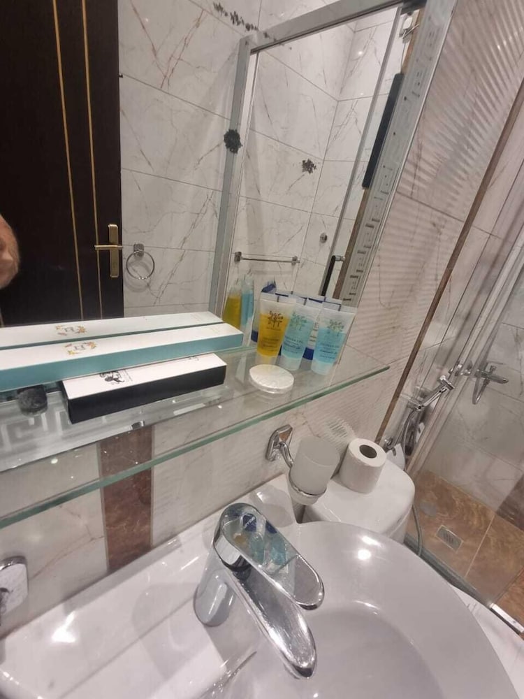 Hometel Khozama Jed