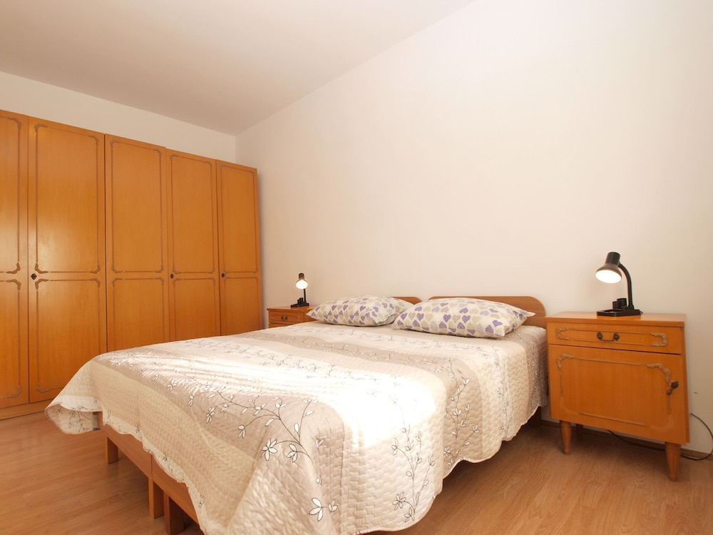 Apartment 1435 view 4
