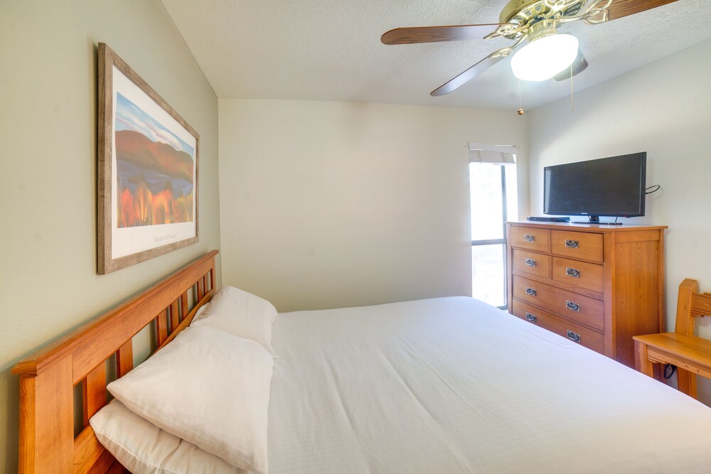 Cozy Angel Fire Retreat < 1 Mi to Ski Resort! view 2