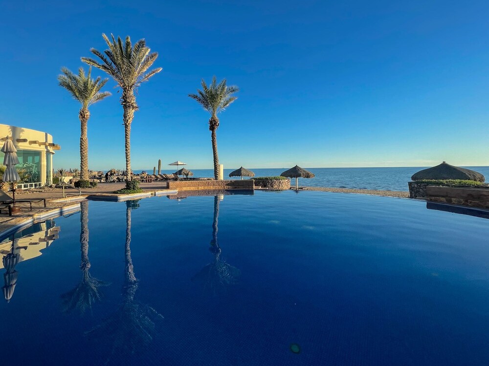 Hidden Gem Villa With Serene Beach Pool Access