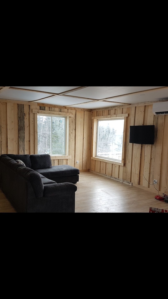 Striper Fishing & Hunting Lodge