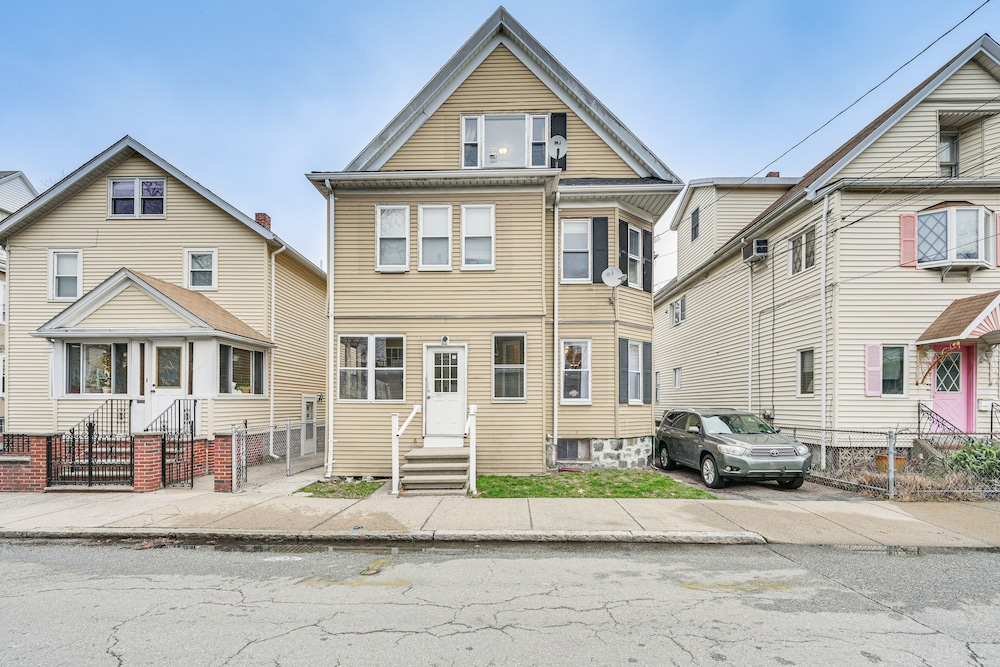Medford Apartment Rental, 5 Mi to Downtown Boston