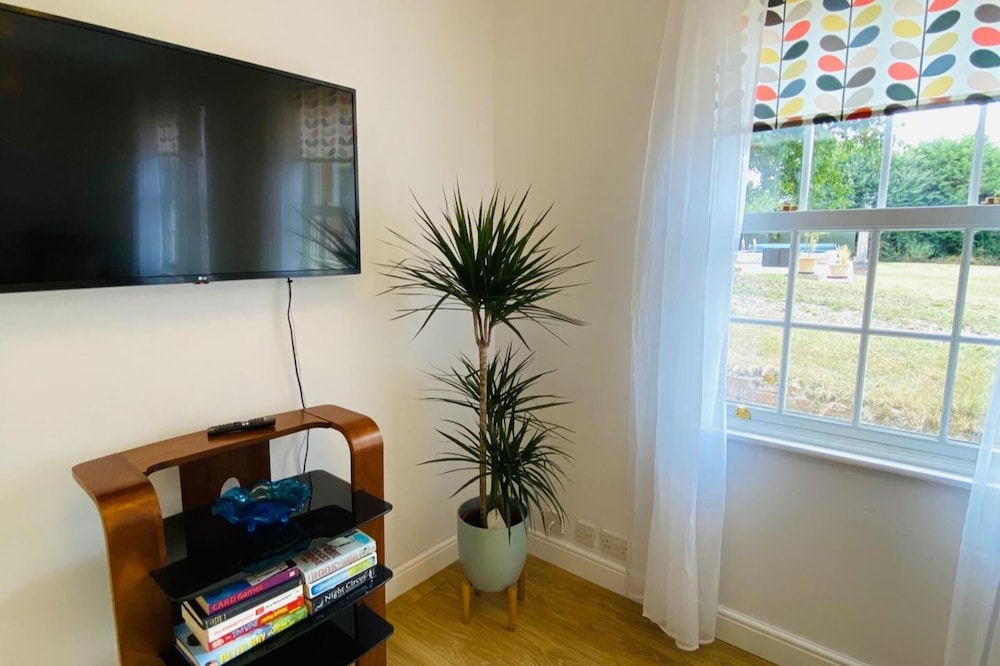 1 Bed-sleeps 4-garden-near Snetterton Circuit