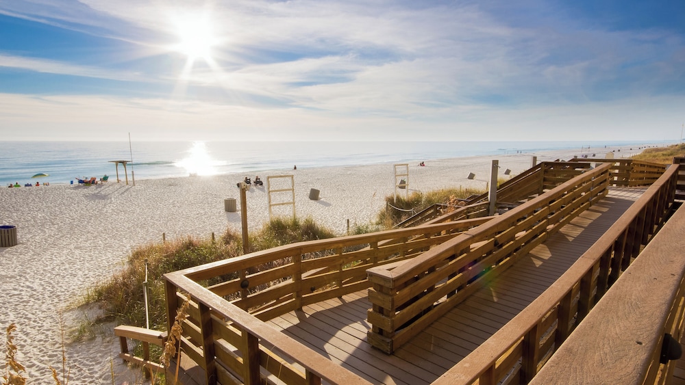 Sea Turtle Retreat! 3BR Beachfront Condo With Stunning Gulf Views Sleeps 8
