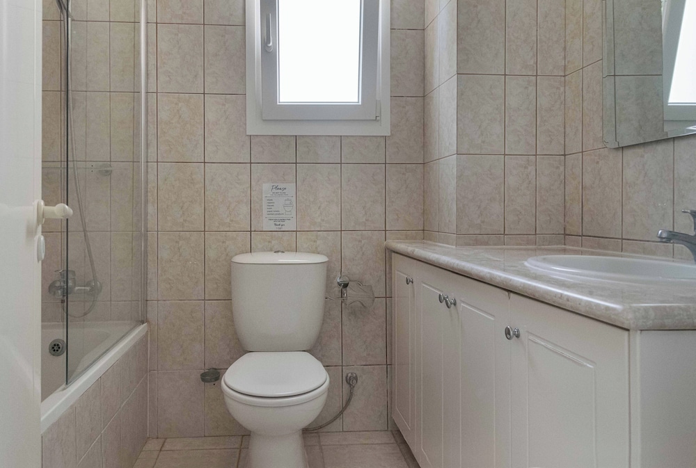 Phaedrus Living: Seaview Hilltop Maisonette