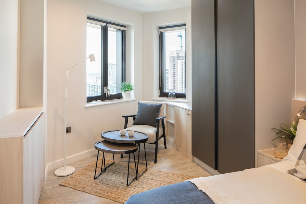 StayCozy at Enclave Croydon