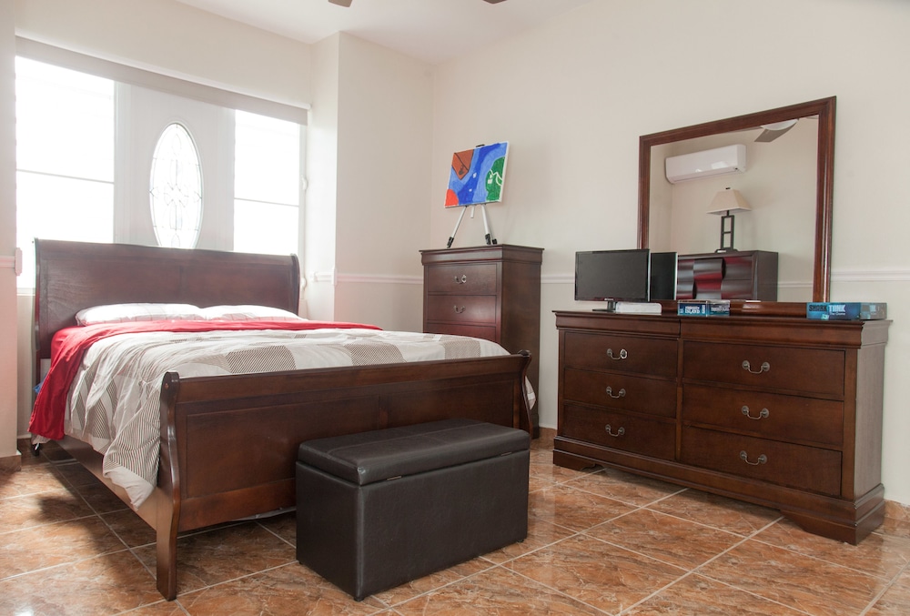 Big vacational house in Isabela