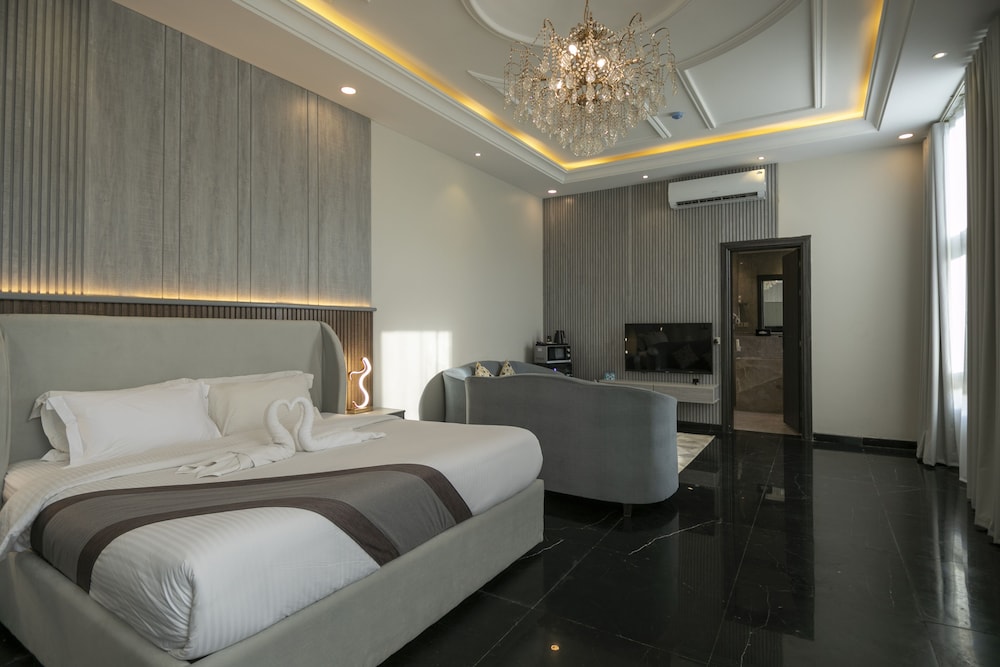 Arayik Resorts