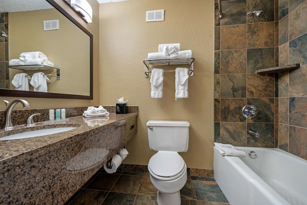 Lexington Vacations - Clarion Hotel Conference Center - North - Property Image 129