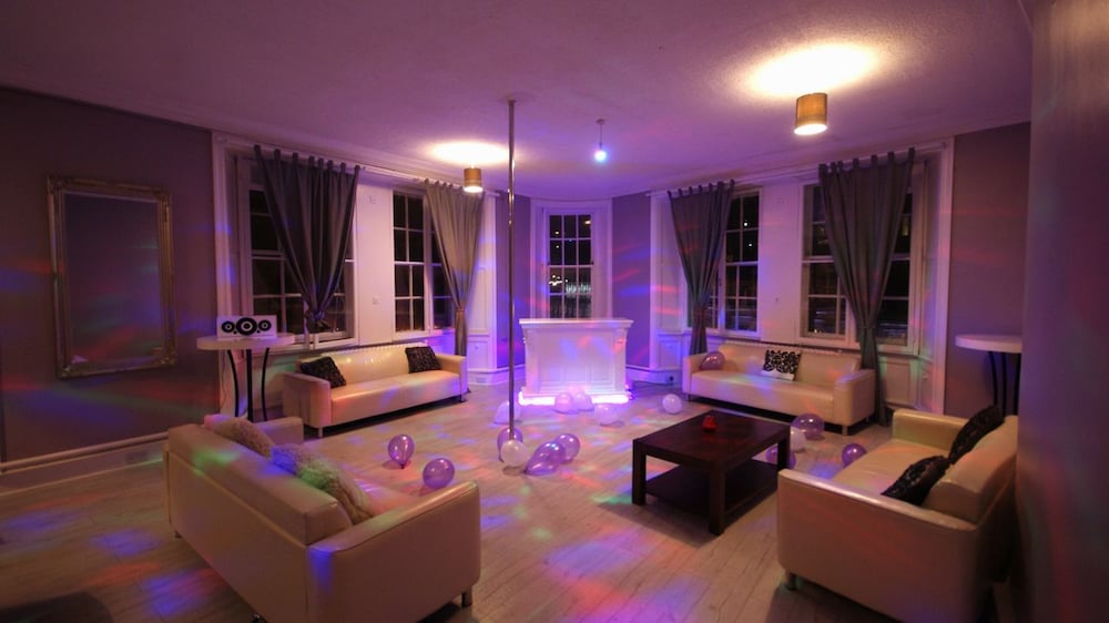 Princes Street Party Palace II photo 5
