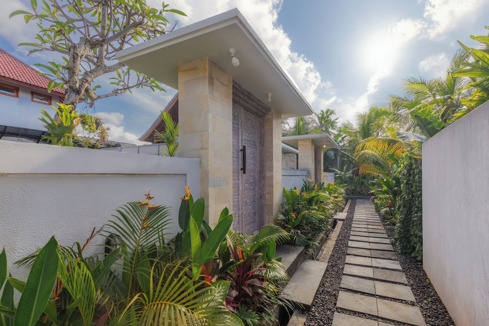 The Lok's Villa