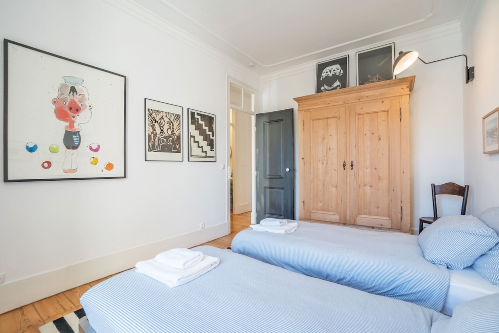 An Ecletic Apartment in Lisbon view 4