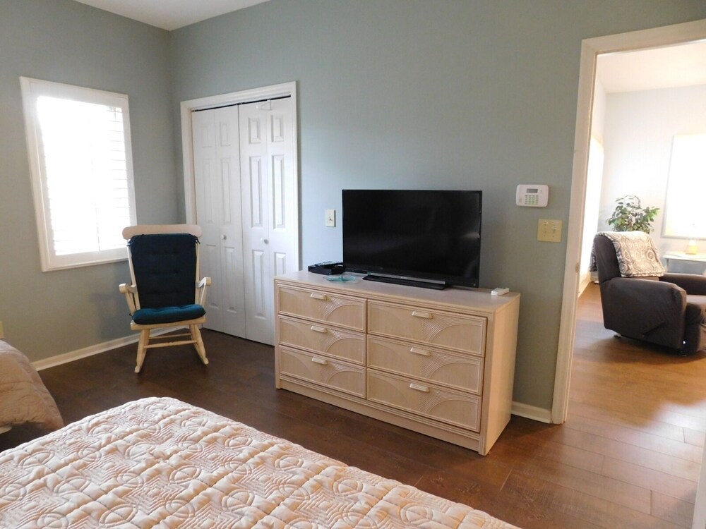 Teal Lake #2211 2 Bedroom Condo by Redawning view 2