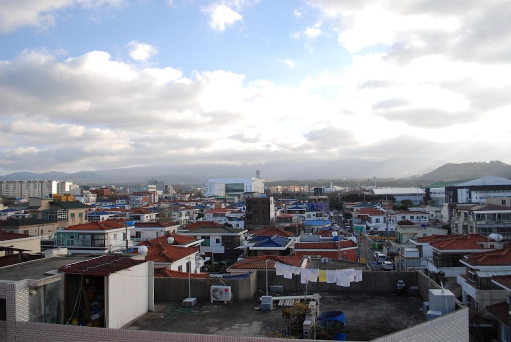 Jeju R Hotel & Guest House - Hostel