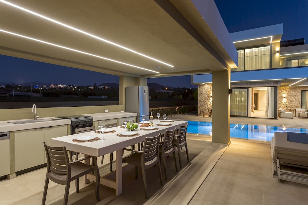 Divel Luxury Villas - Villa Ervin by Estia