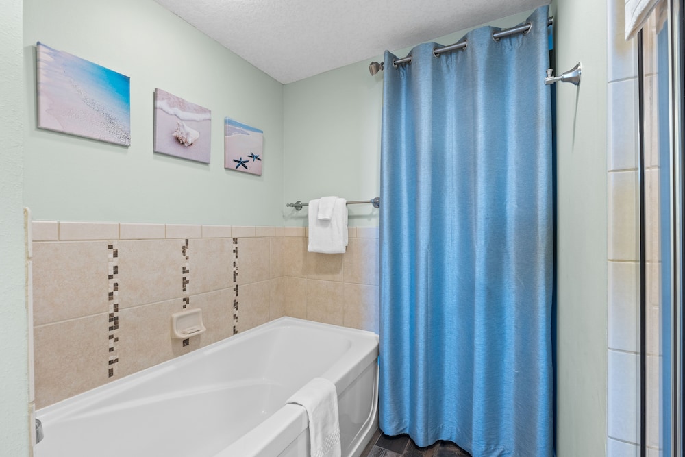 Grand Panama Beach Resort by Book That Condo