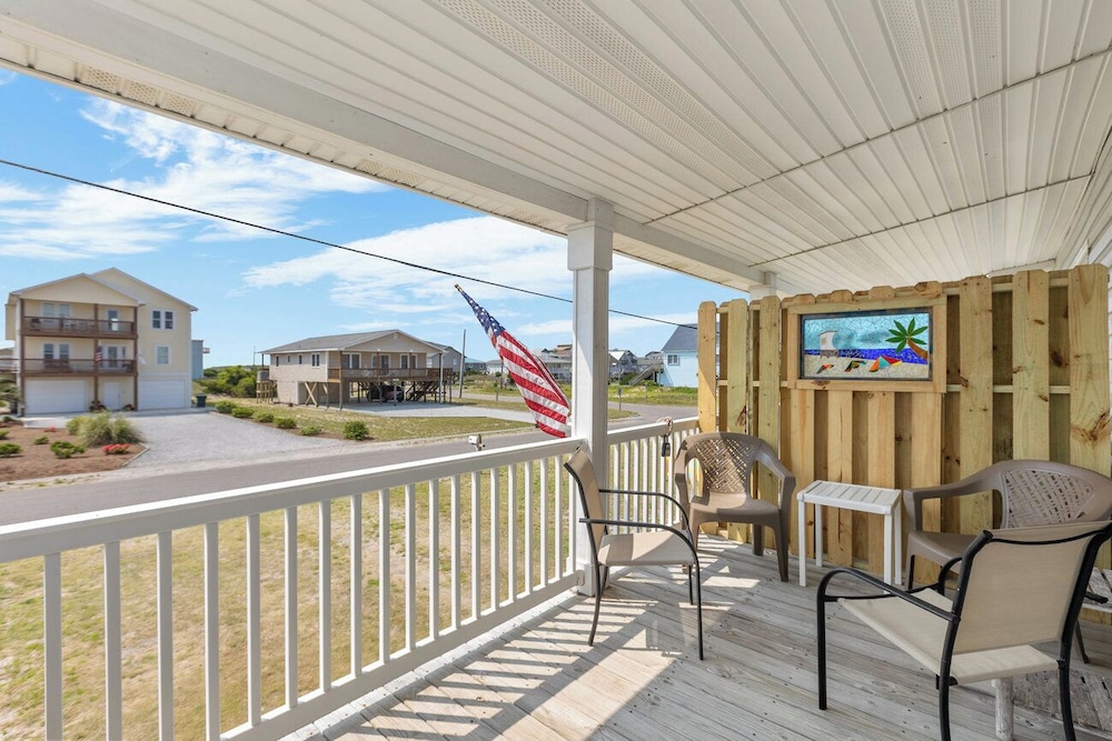 Catch A Wave by Topsail Realty