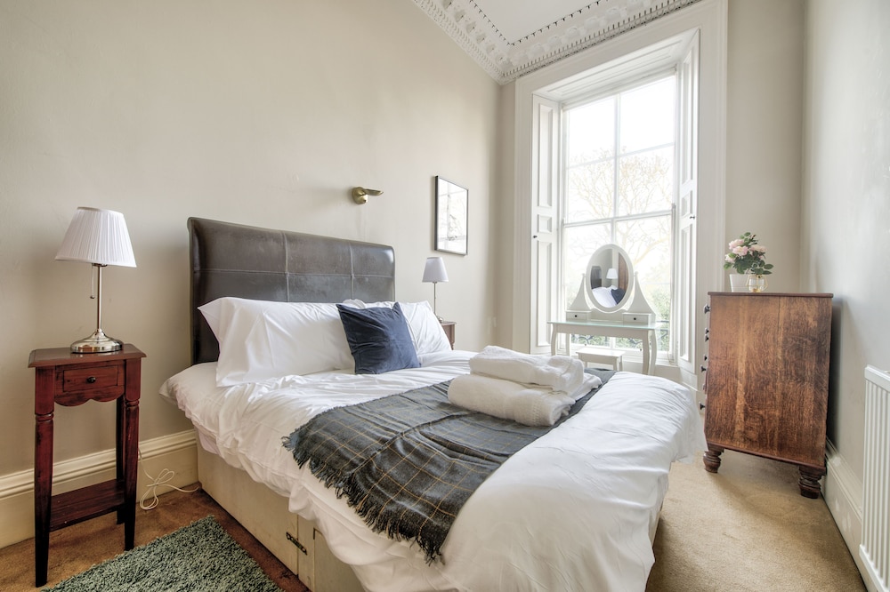 Oxford - New Town Apartment view 4