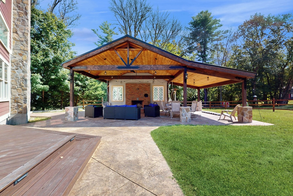 3BR House w/ A/C & Patio, Near Stadium & Shops
