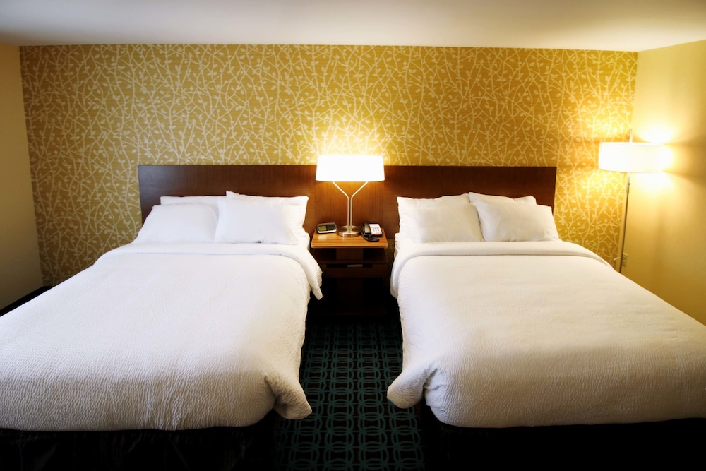 London Vacations - Fairfield Inn Suites by Marriott London - Property Image 22
