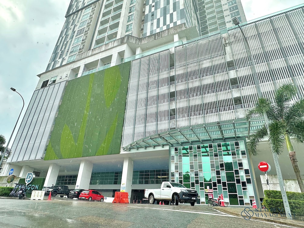 Paragon Suites CIQ By Stayrene
