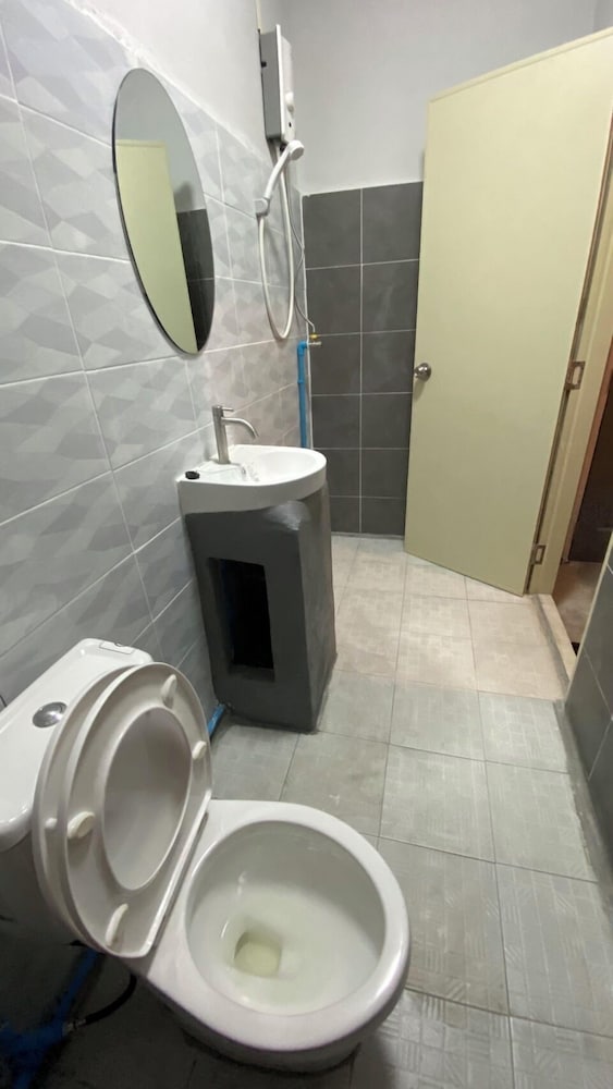 Capricorn Hostel