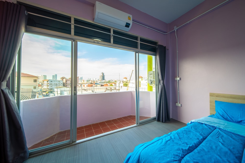 UrbanNest Hostel