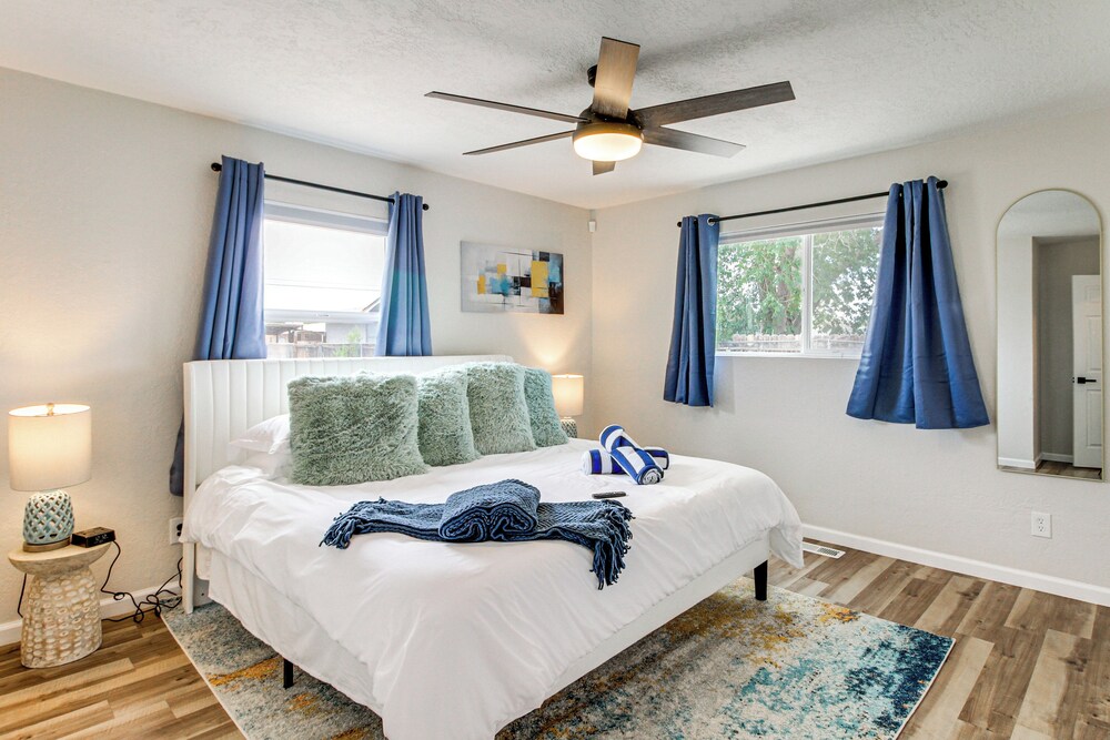 Newly Renovated Albuquerque Retreat w/ Pool Table