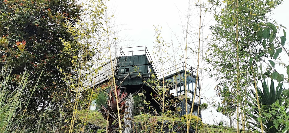 HOBBIT HOTEL