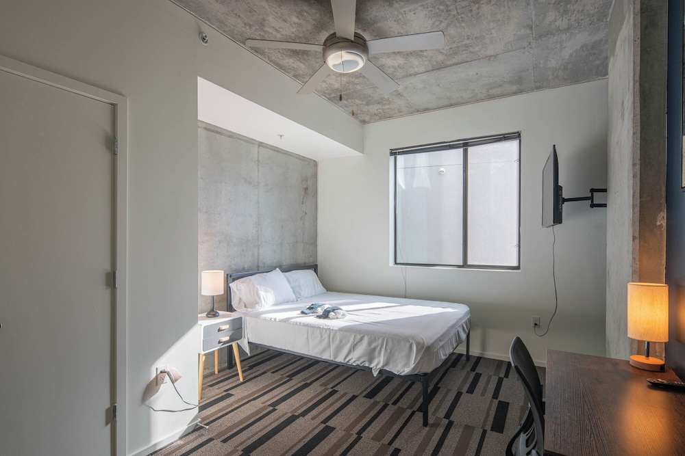 ROVE LIVING/KL - Roosevelt Point