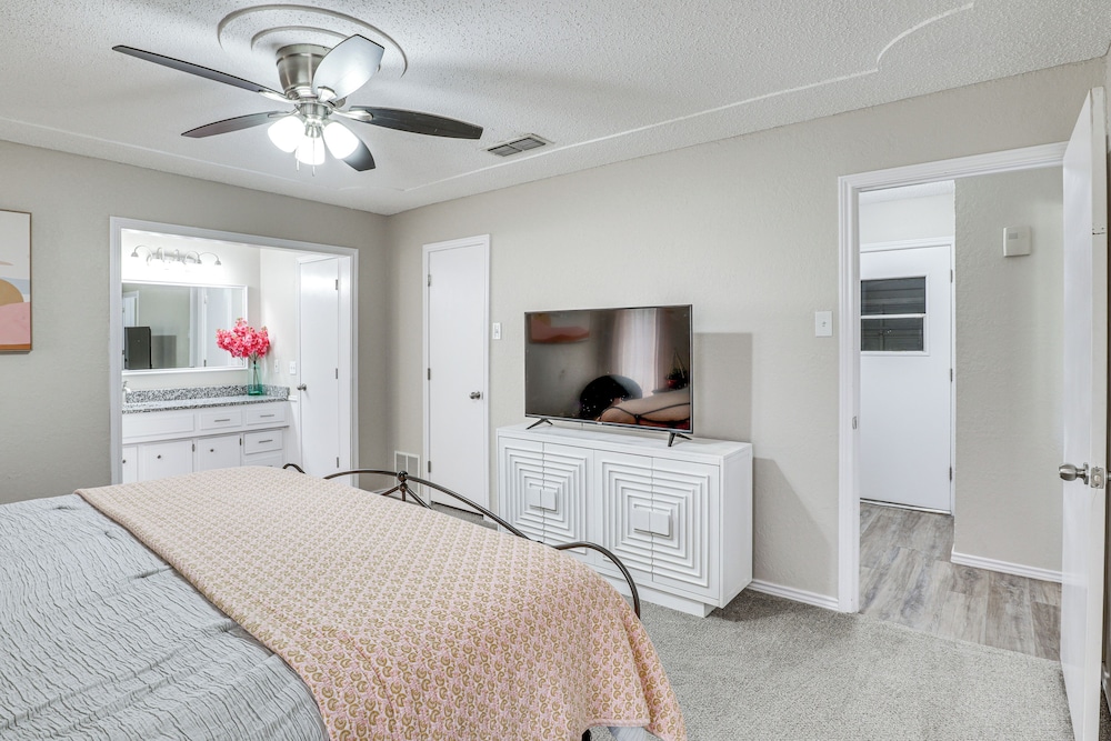 4 Mi to Texas Tech University: Home w/ Patio!