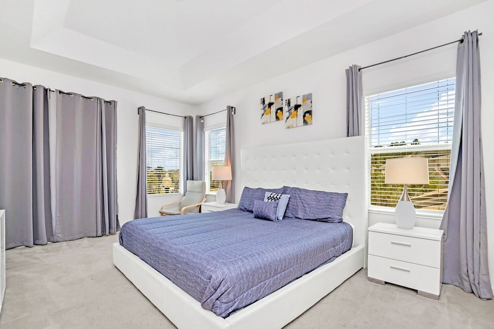Garden View 6BR Escape With Pool, Hot Tub & Games