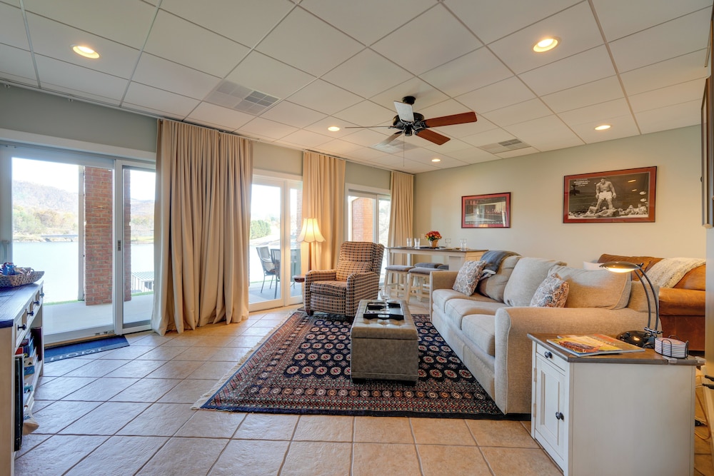 Lake Chatuge Apt w/ Boat Dock in Hayesville!