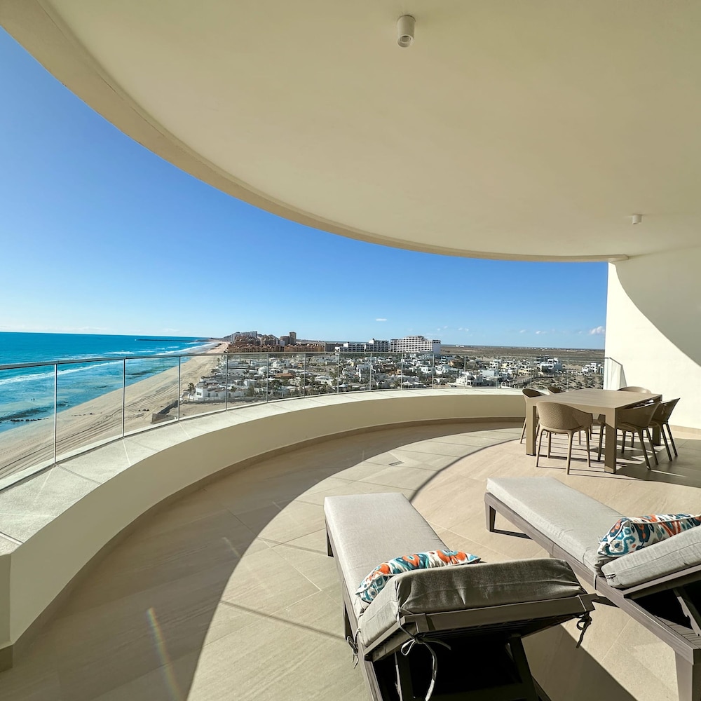 Has it all Beachfront Retreat With Stunning Views