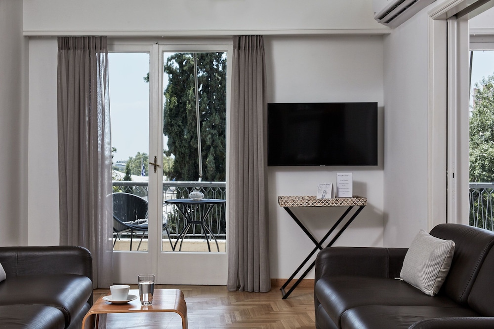 Chic One Bd Apartment with Hilton View
