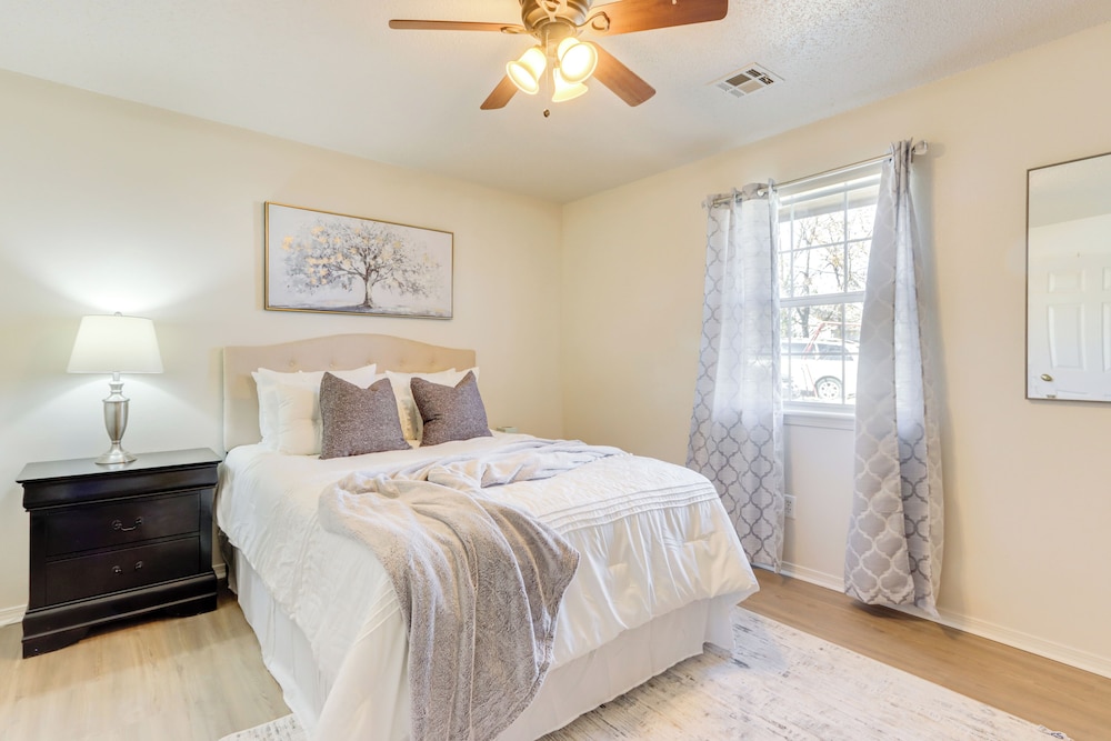 Home w/ Fenced Yard Near Dtwn Rogers!
