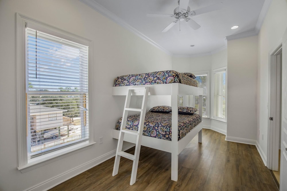 Large Waterfront Duplex in Gulf Shores Pet Friend view 2