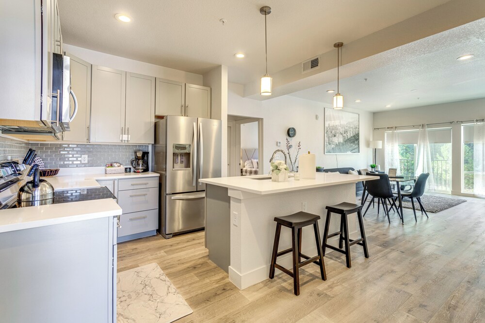 Pet-friendly Condo w/ Balcony ~ 17 Mi to Denver