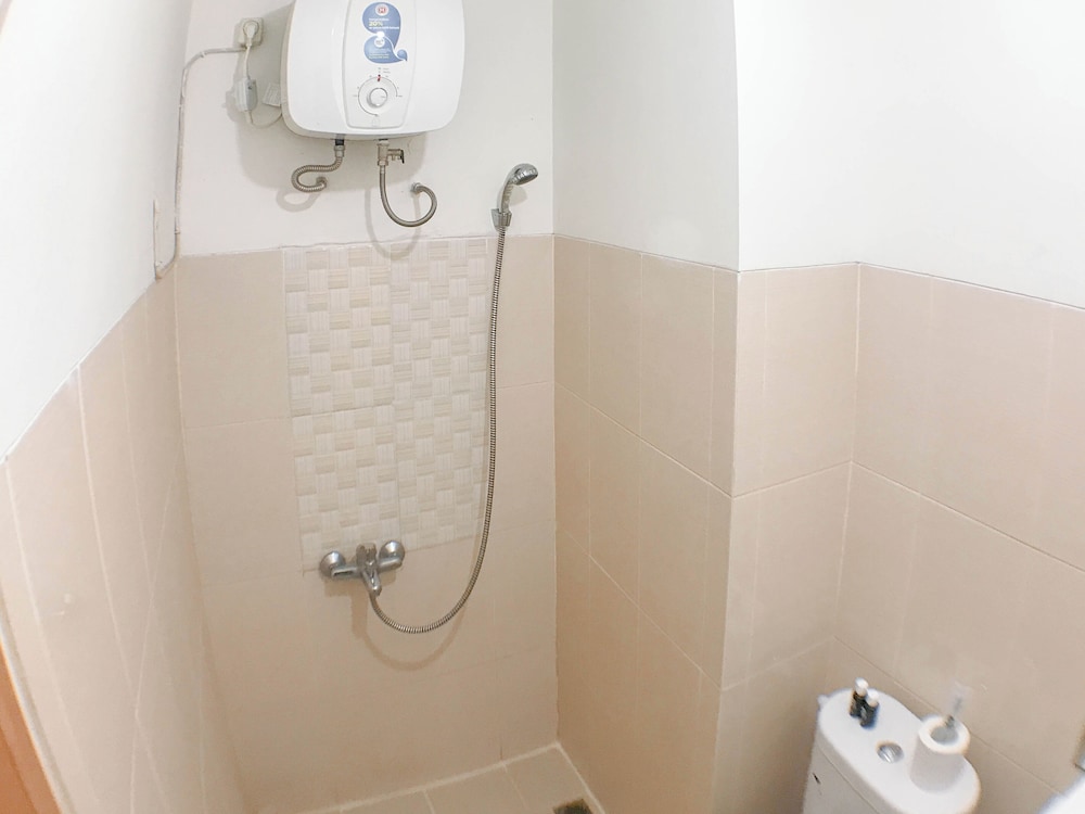 Minimalist And Cozy Studio Bale Hinggil Apartment
