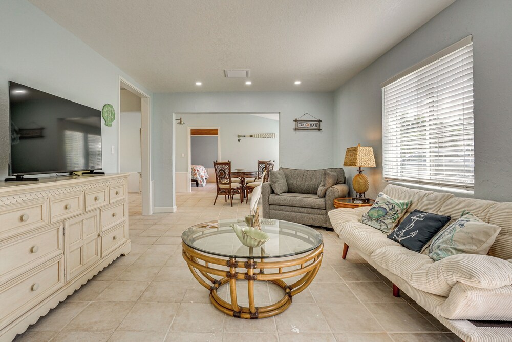 3 Mi to Beaches: Pet-friendly Retreat in Bradenton