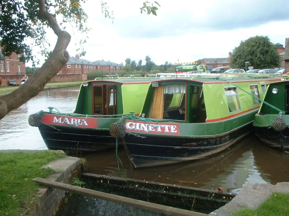 Stone - Boat - Sleeps 2 - Pet Friiendly- 85ws