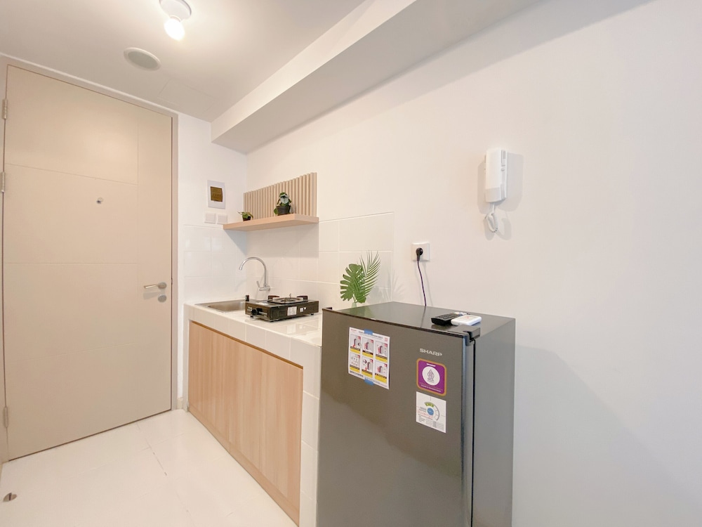 Cozy Living Studio Room at 26th Floor Tokyo Riverside PIK 2 Apartment