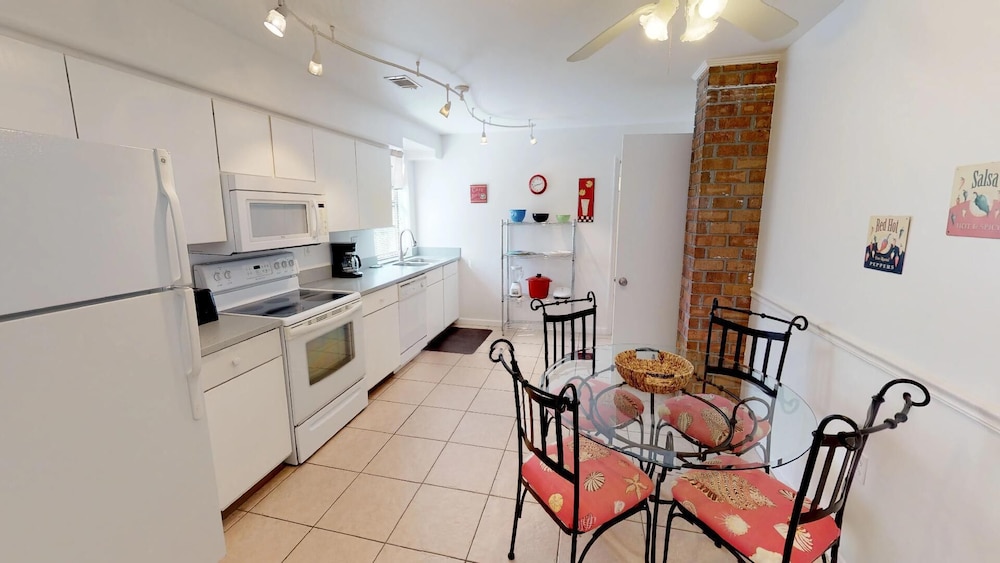 1603 Lovell Avenue Manor by Tybee Vacation Rentals