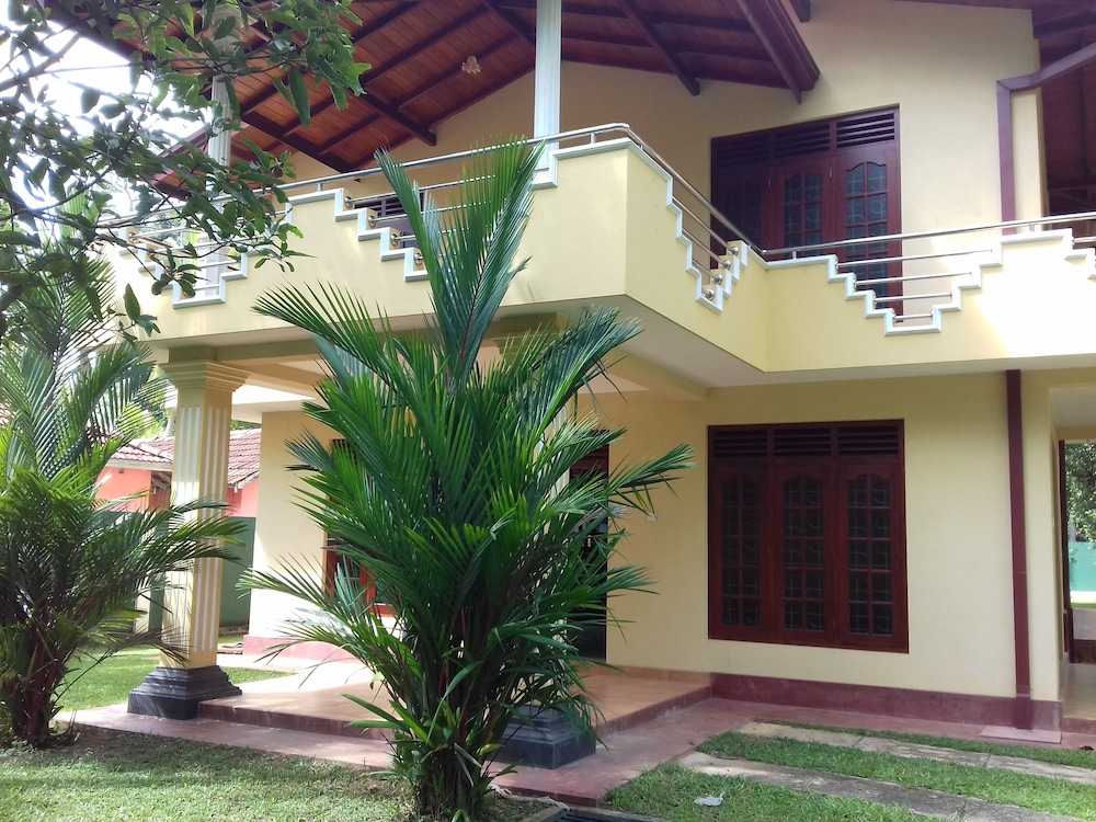 Vinses Villa in Hikkaduwa