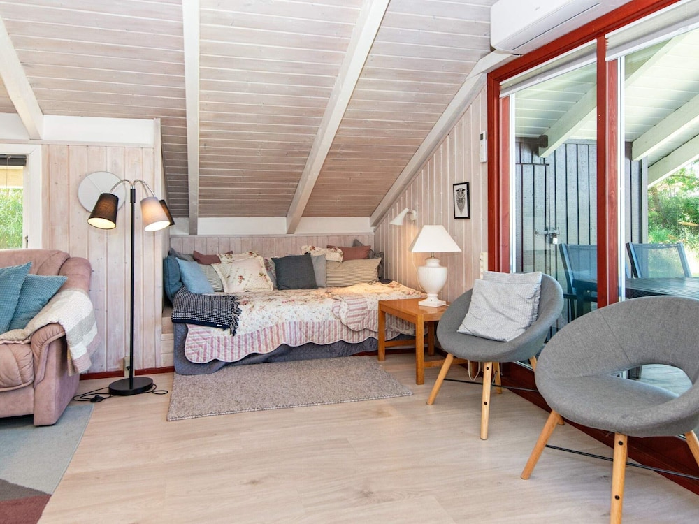 Secluded Harbor Cottage-by Traum