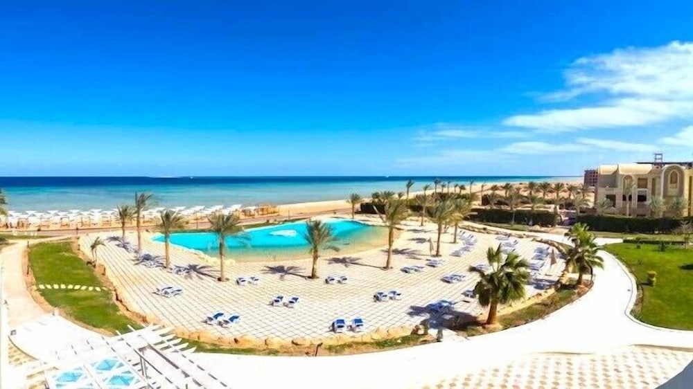 Sea View Studio in Luxury 5 Star Hotel Hurghada view 5